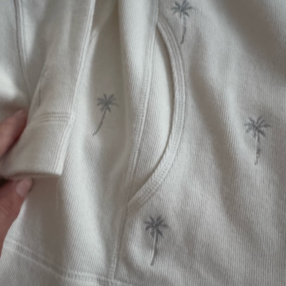 Tommy Bahama Cream Soft Jacket with Embroidered Palm Design - Picture 4 of 8